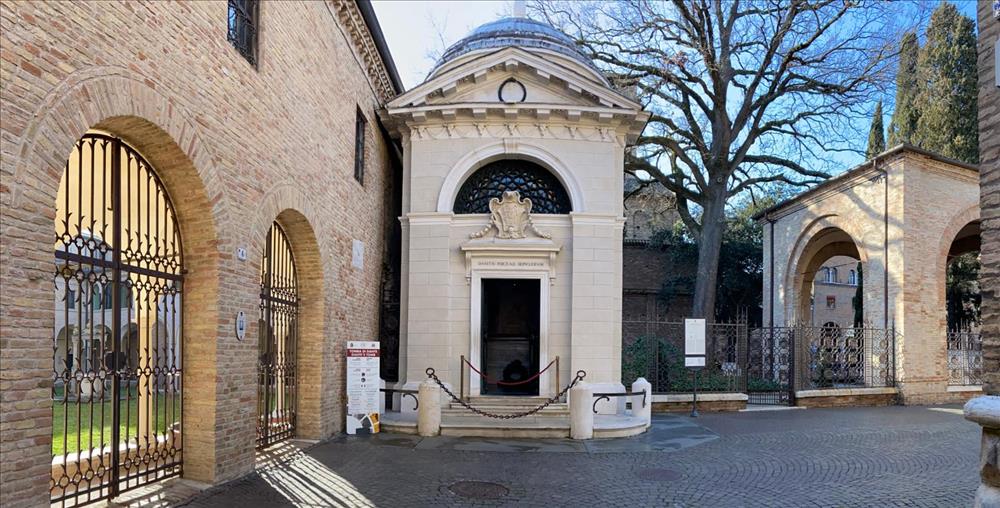 Tomba di Dante